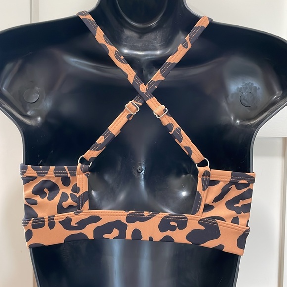 Cheetah Print Workout Set - Picture 4 of 9